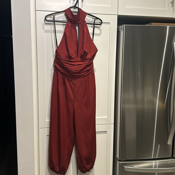 BEBE Cropped Plunge VNeck Halter Top Pleated Waist Jumpsuit Women size S - Picture 4 of 17